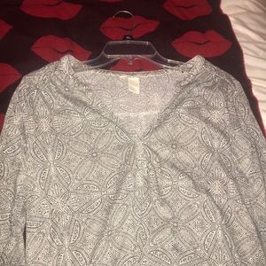 long sleeve black and white print shirt